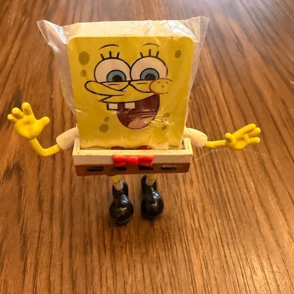SpongeBob SquarePants wild mini travel card game w Yellow Toy Figure stand.